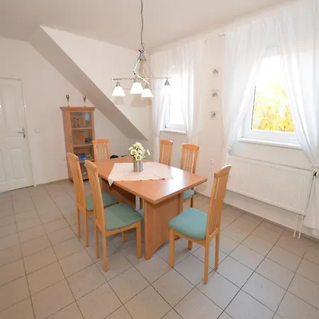 Comfortable In Near Forest * Nemojov