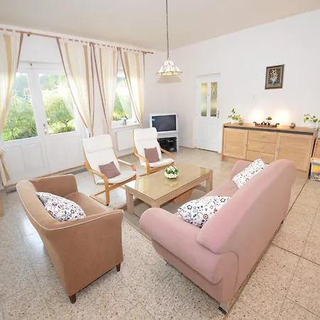 Apartament Comfortable In Near Forest