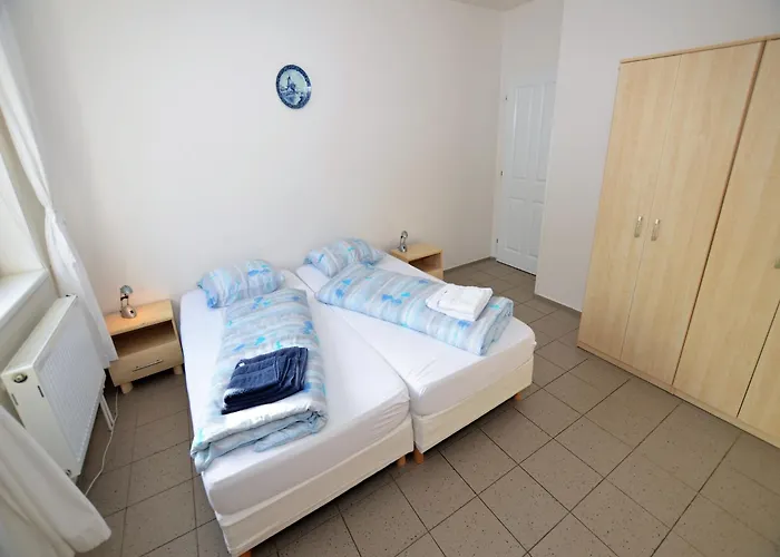 Comfortable In Near Forest * Nemojov
